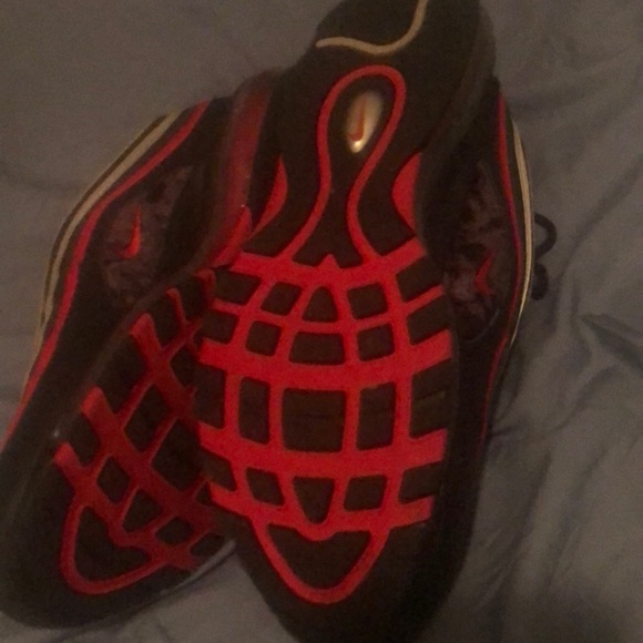 Air max main image 4